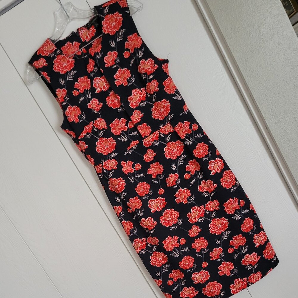Navy floral sleeveless dress